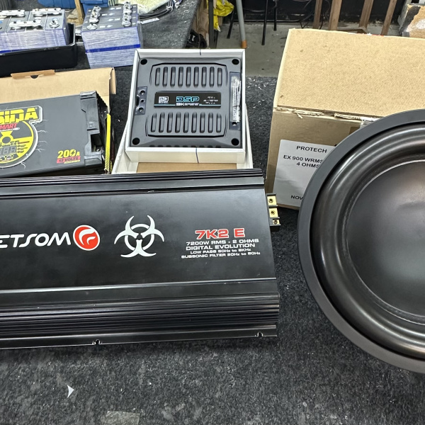 2 Protech EX900 + Banda 3K ou Usina 200A + Stetsom 7K2